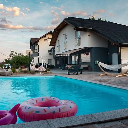 Villa De Luxe Bihać Exteriör bild