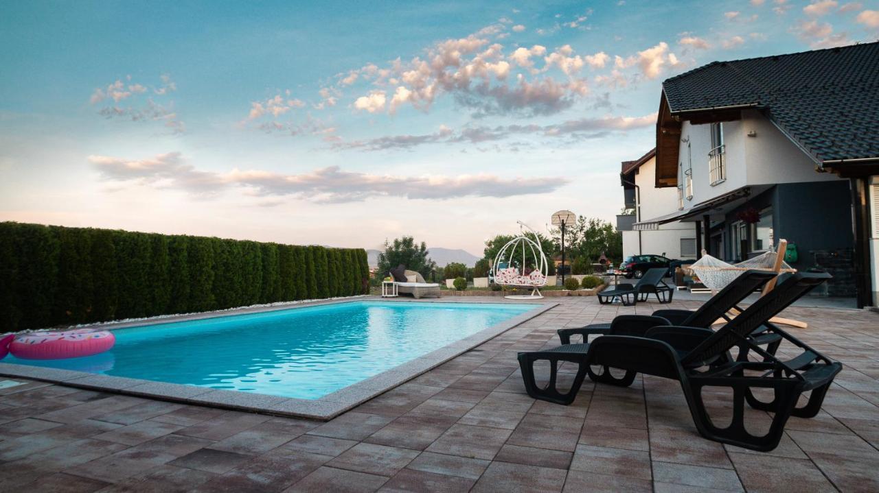 Villa De Luxe Bihać Exteriör bild