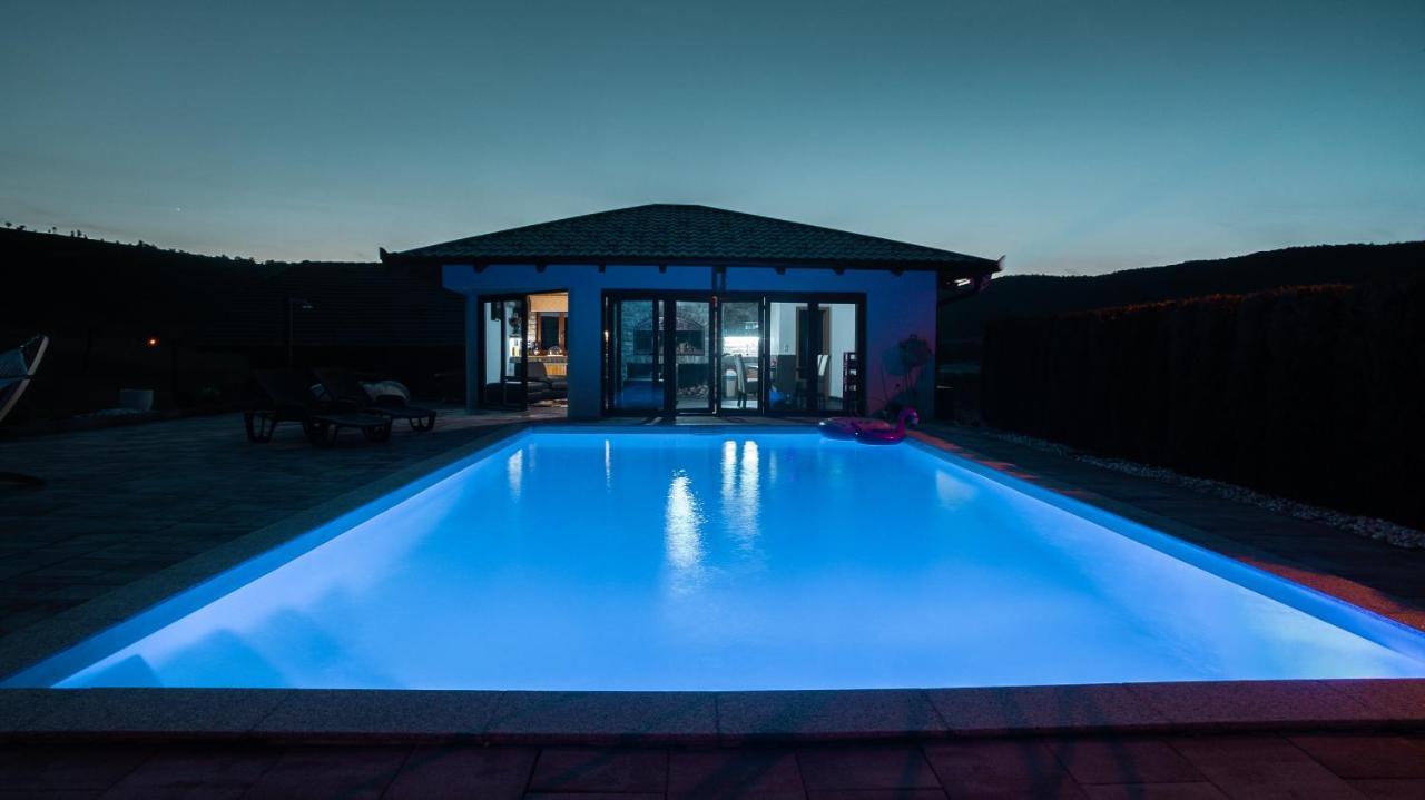 Villa De Luxe Bihać Exteriör bild