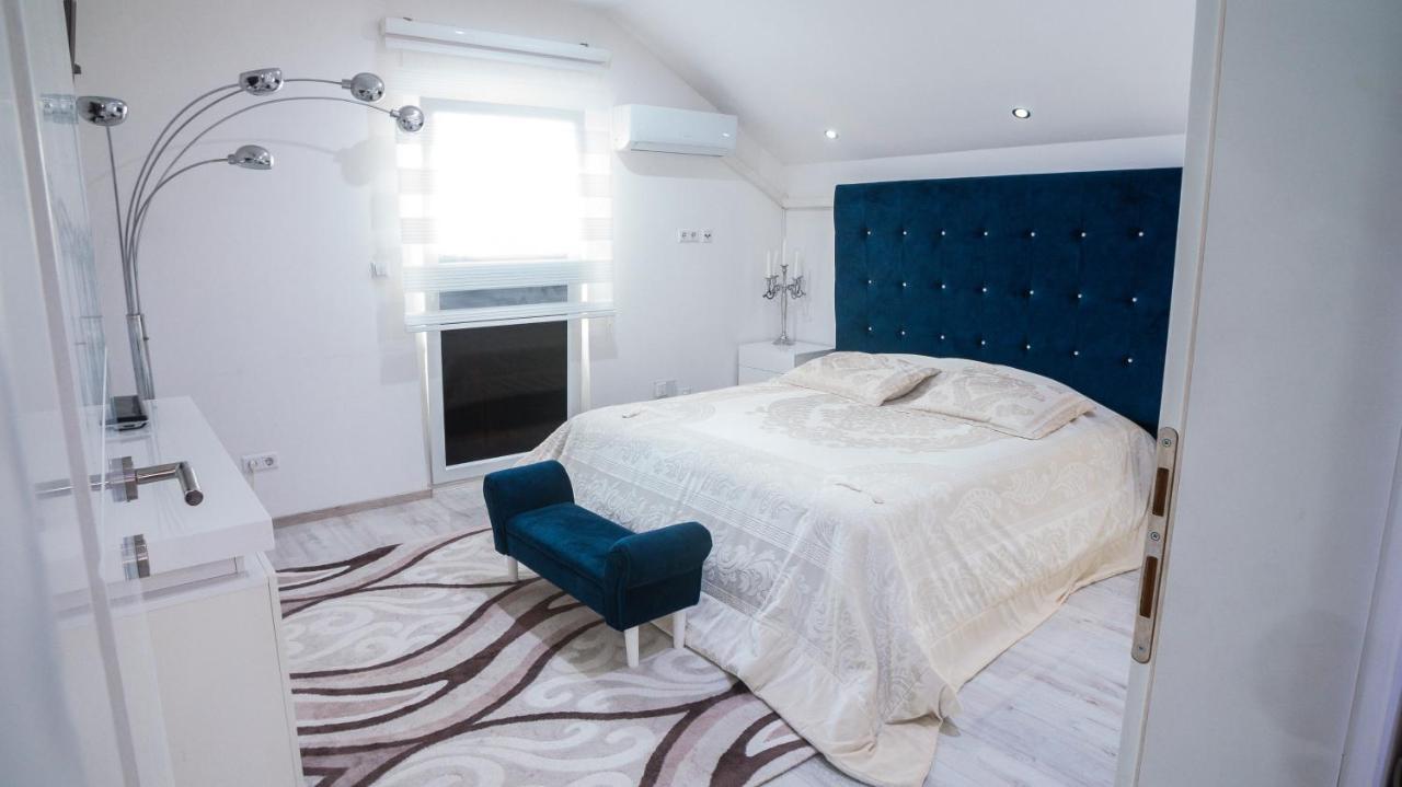Villa De Luxe Bihać Exteriör bild