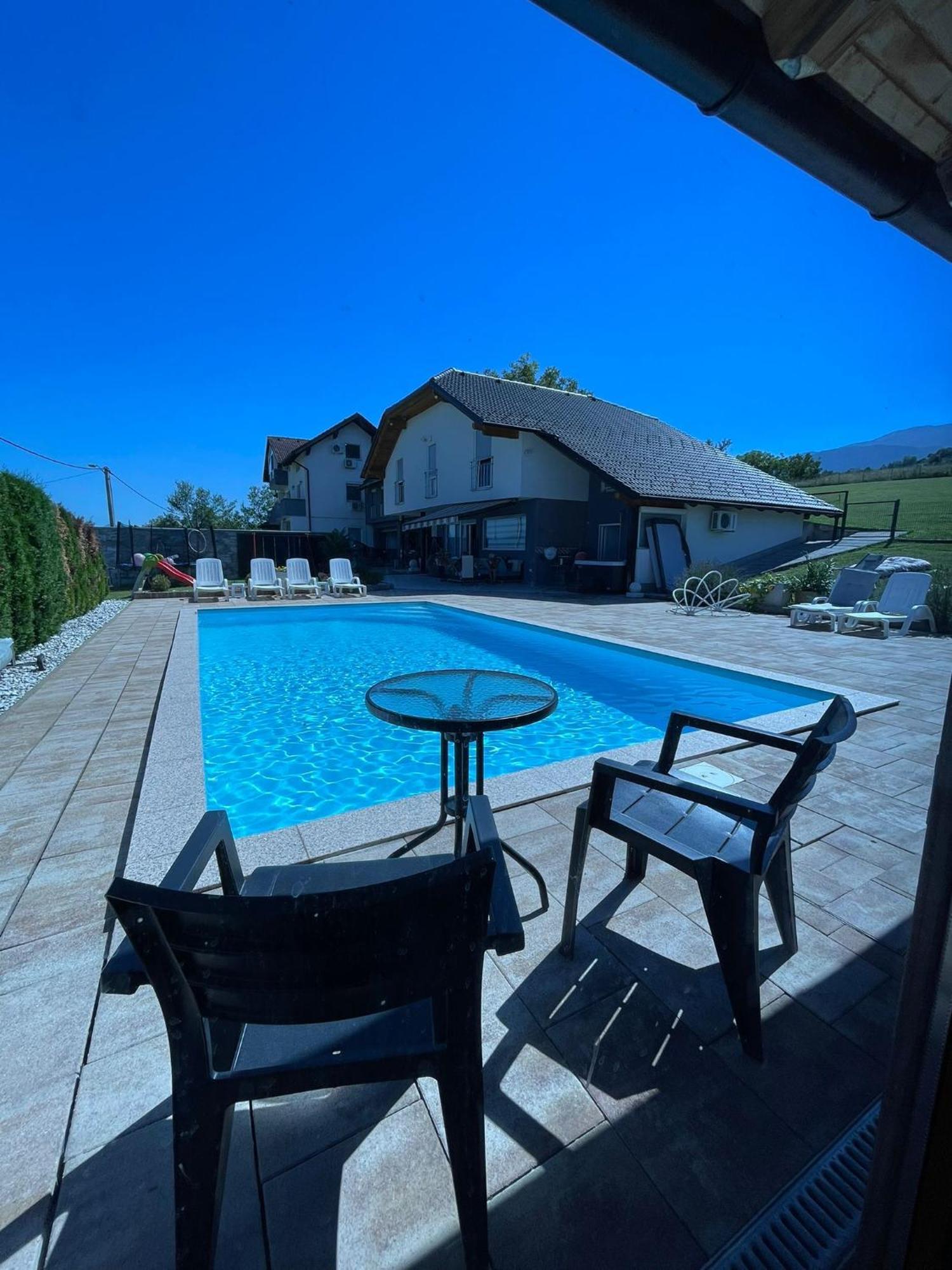 Villa De Luxe Bihać Exteriör bild
